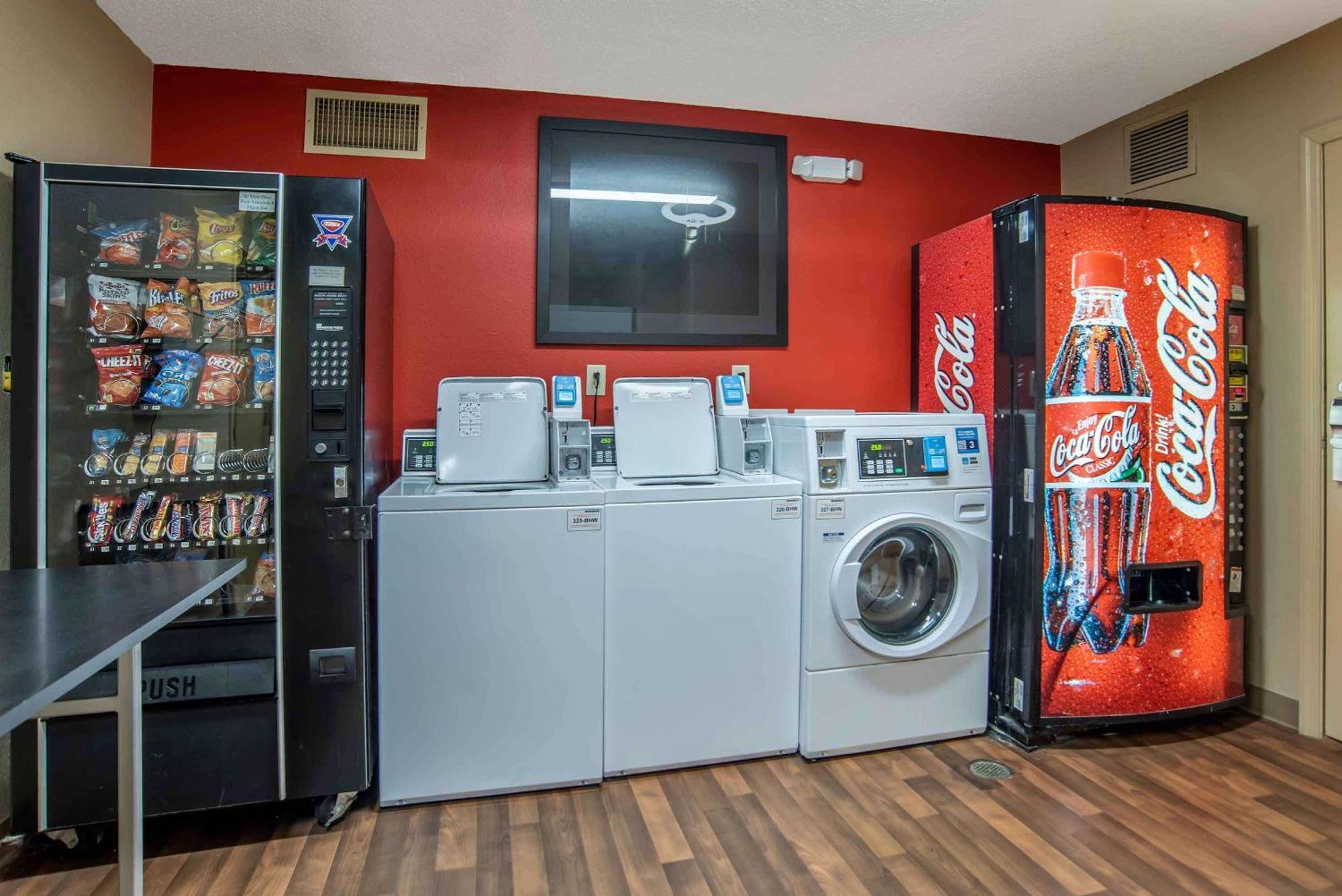 Suburban Studios Montgomery East I-85 Extérieur photo