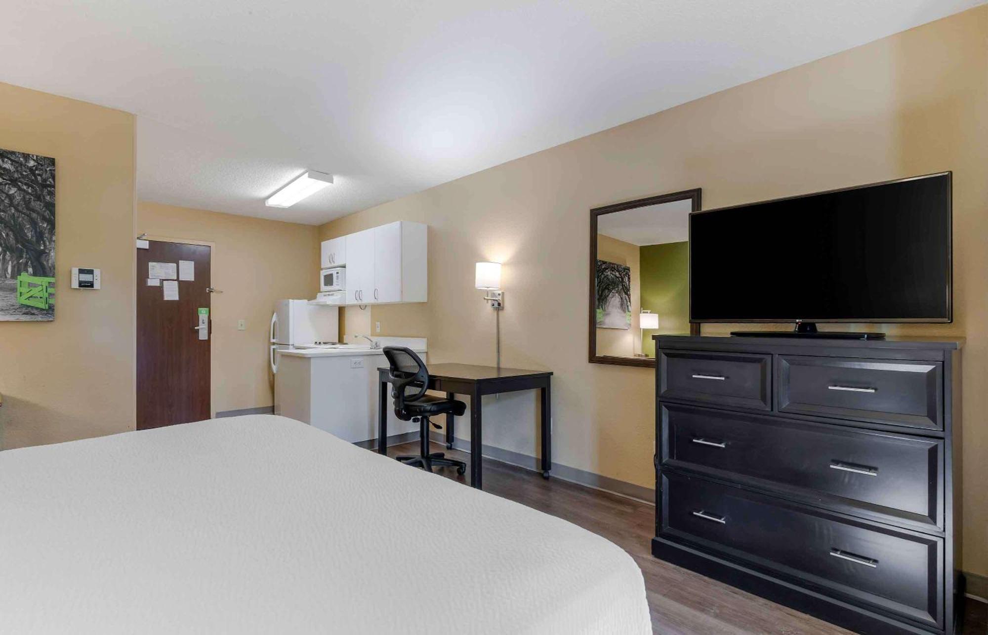 Suburban Studios Montgomery East I-85 Extérieur photo