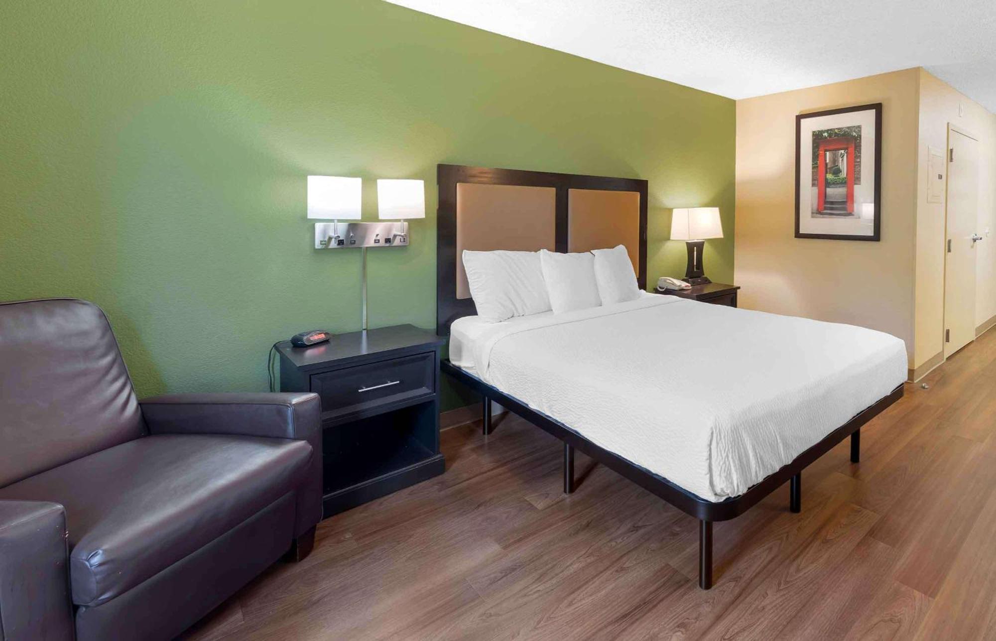 Suburban Studios Montgomery East I-85 Extérieur photo