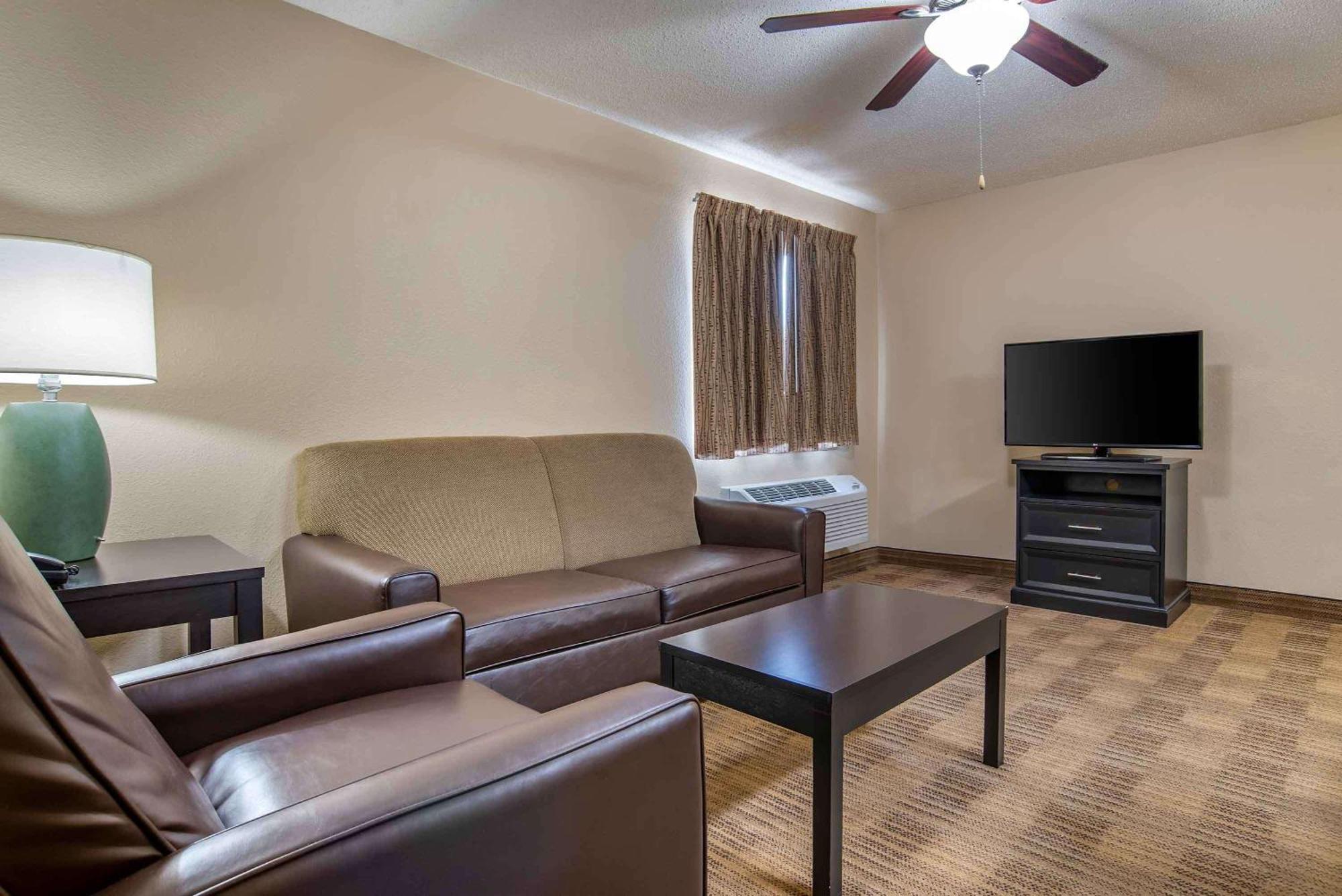 Suburban Studios Montgomery East I-85 Extérieur photo