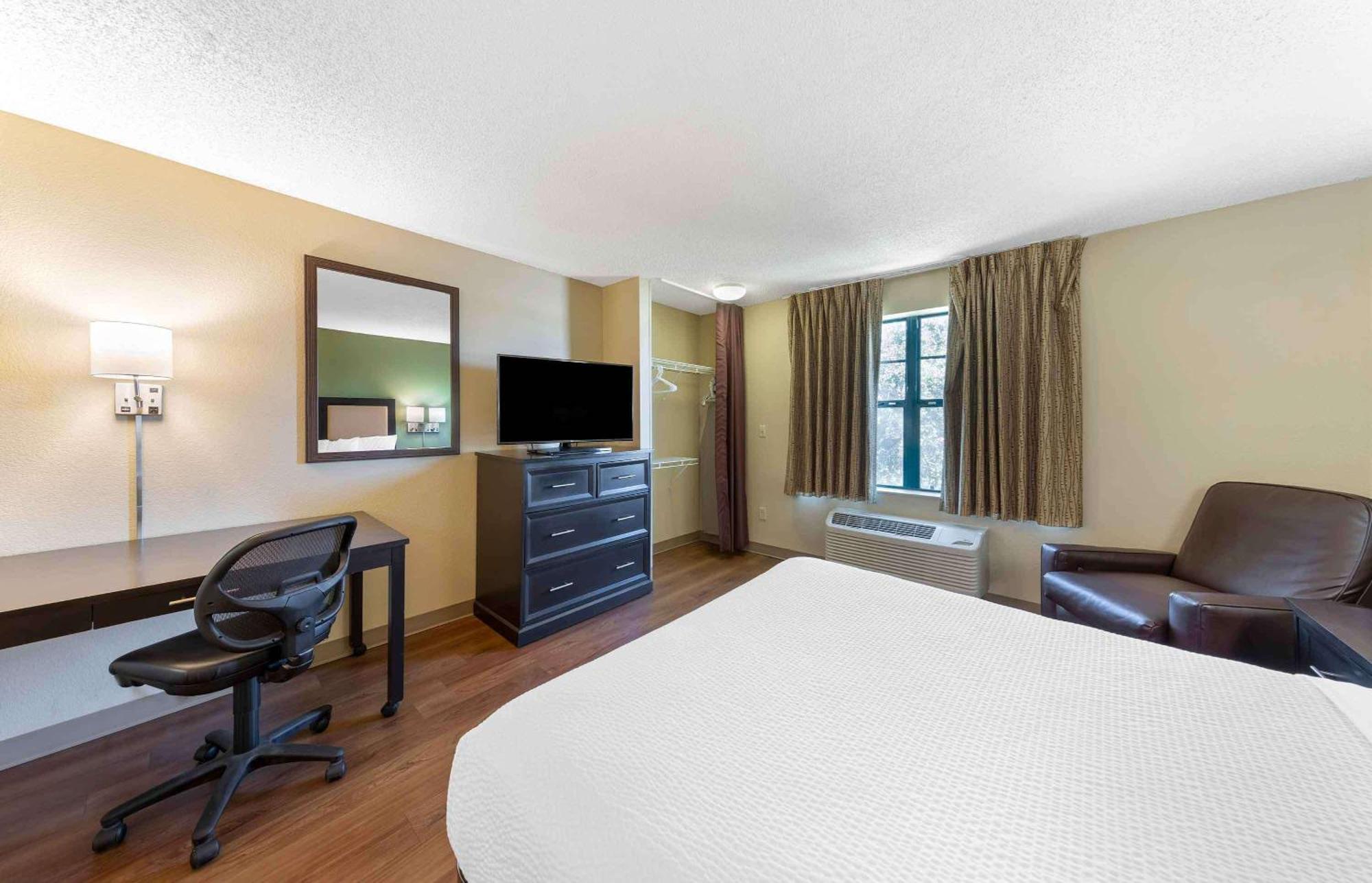 Suburban Studios Montgomery East I-85 Extérieur photo