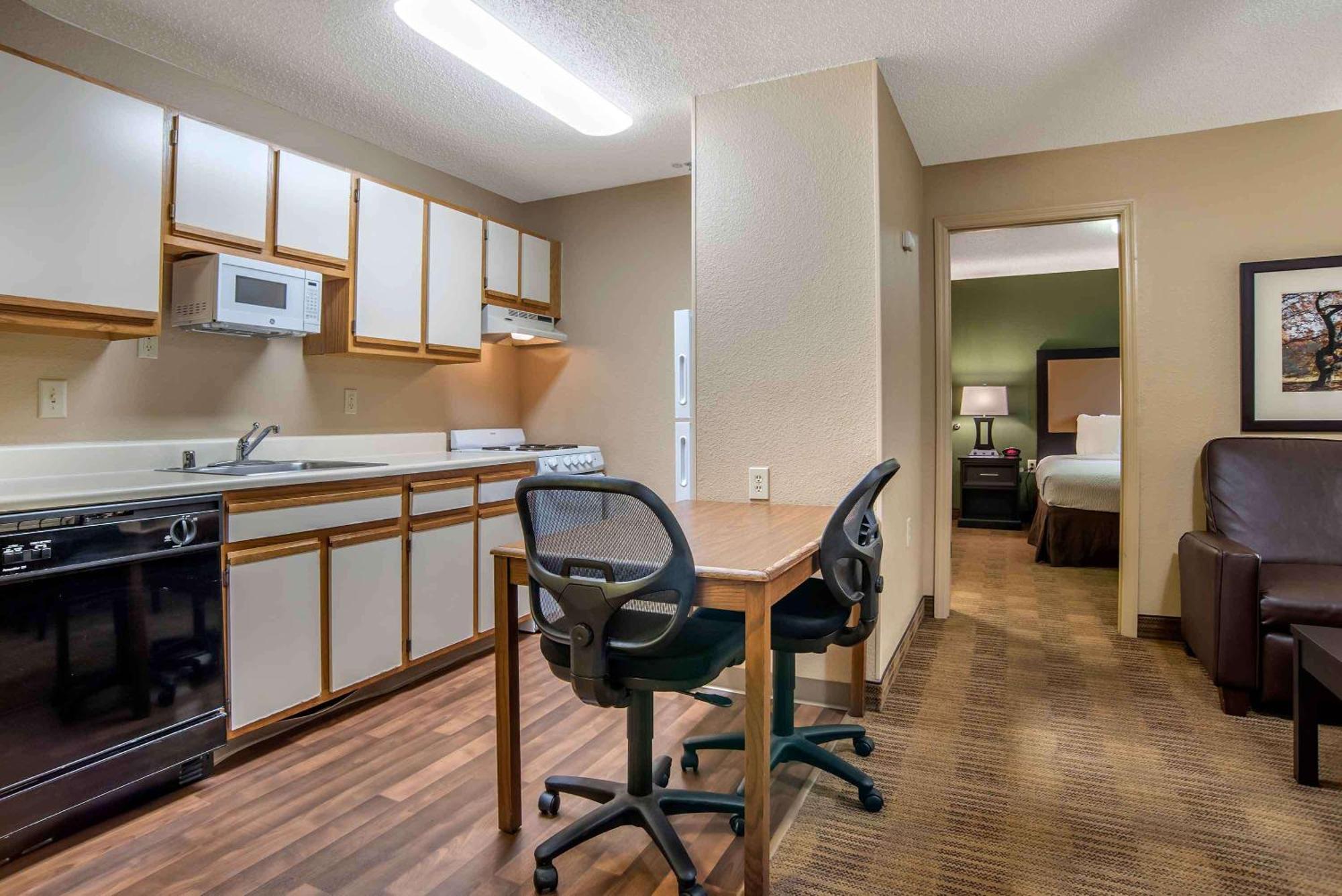 Suburban Studios Montgomery East I-85 Extérieur photo