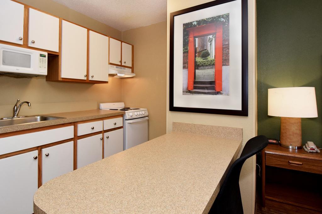 Suburban Studios Montgomery East I-85 Extérieur photo