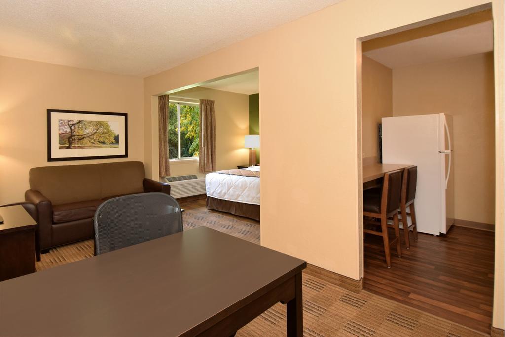 Suburban Studios Montgomery East I-85 Extérieur photo