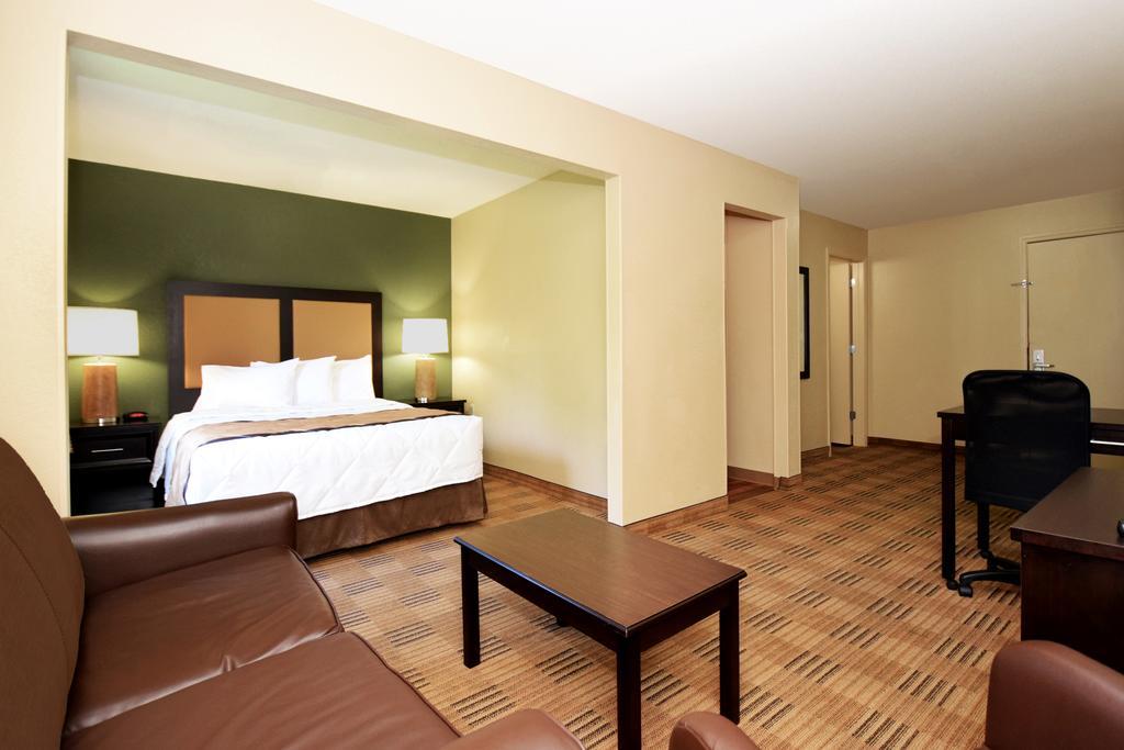 Suburban Studios Montgomery East I-85 Extérieur photo