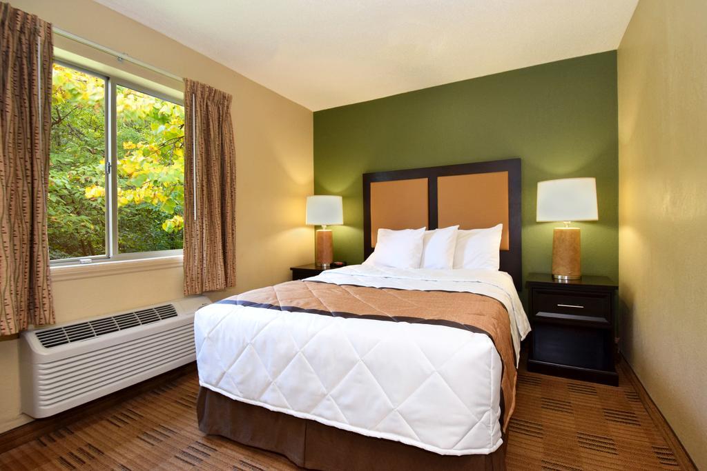 Suburban Studios Montgomery East I-85 Extérieur photo